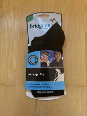 NWT Bridgedale Micro fit Antibacterial Ski socks Black Small
